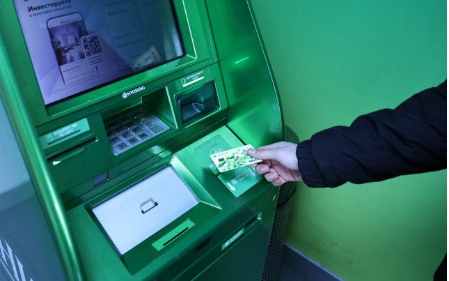 Правительство РФ выделило 21 млрд рублей на программу долгосрочных сбережений В 2025 году государство впервые начислит софинансирование на взносы, сделанные россиянами в рамках программы долгосрочных сбережений ПДС в прошлом году, планируемая сумма поступлений — 21,4 млрд рублей.