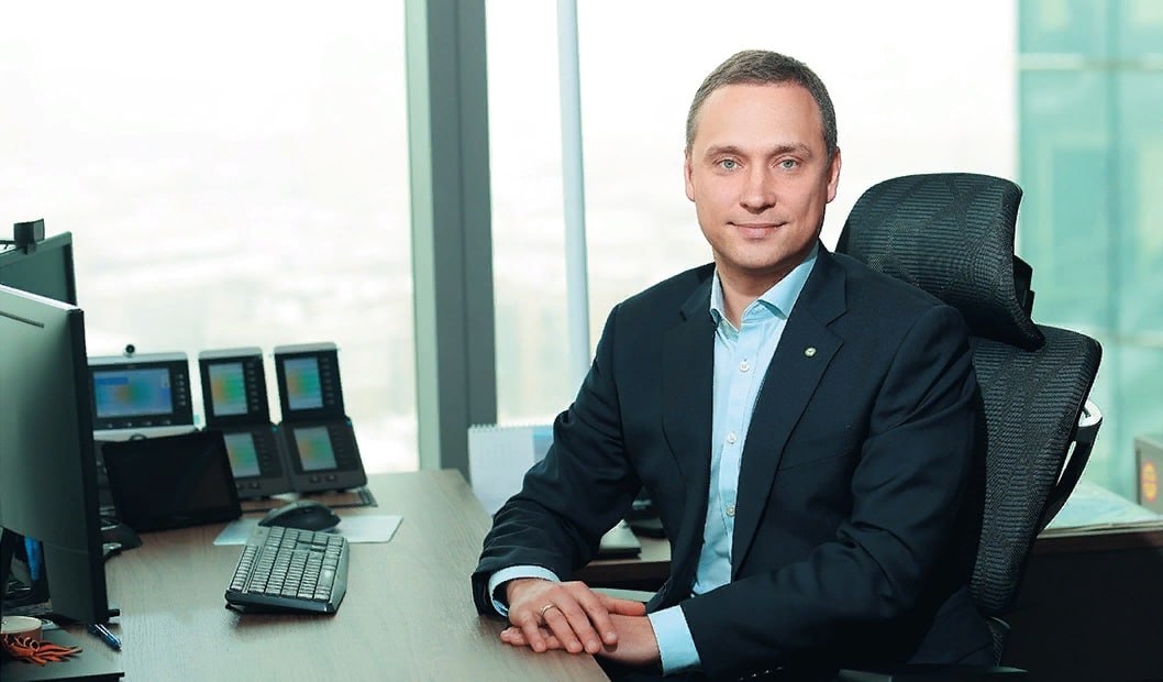 Финдиректор Сбера Тарас Скворцов в интервью ТАСС:  - Банковскому сектору по итогам 2025 года будет очень трудно выйти на результат 2024 года   - Беспрецедентные меры ужесточения на кредитование необходимо ослаблять одновременно со ставкой  - Мы нацелены на выполнение в 2025 году рентабельности капитала на уровне не ниже 22%  - Мы стремимся до выплаты дивидендов в третьем квартале нарастить достаточность капитала до 14,8%  - Лучше других сегментов выглядит ипотека. Для пузыря на ипотечном рынке нет ключевого условия — доступной ипотеки   Читать далее      #SBER