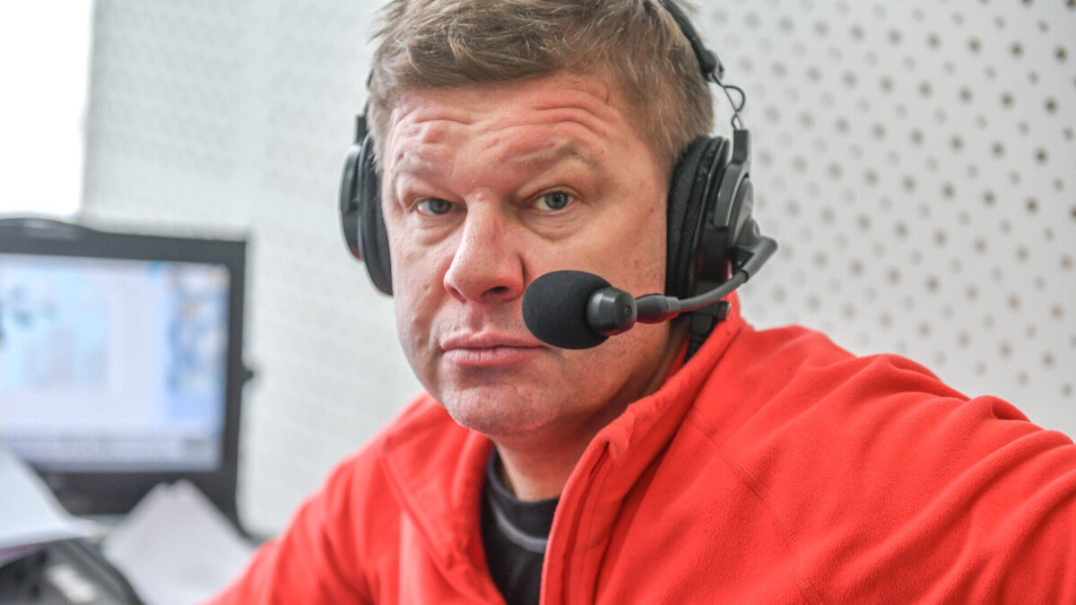 Дмитрий Губерниев заявил Матч ТВ, что разочарован поражением Медведева в первом раунде Уимблдона  «Конечно, это разочарование. У Медведева определенный кризис. Казалось бы, совсем недавно вышел в финал, а соперник дальше третьего раунда нигде не проходил. Но так тоже бывает, это спорт, нужно продолжать идти дальше.  Не думаю, что Даниила надломило поражение от Бублика. Это определенный кризис, ему с ним нужно справляться»  В понедельник Медведев проиграл 64‑й ракетке мира французу Бенжамену Бонзи.       Денис Бушковский/Матч ТВ