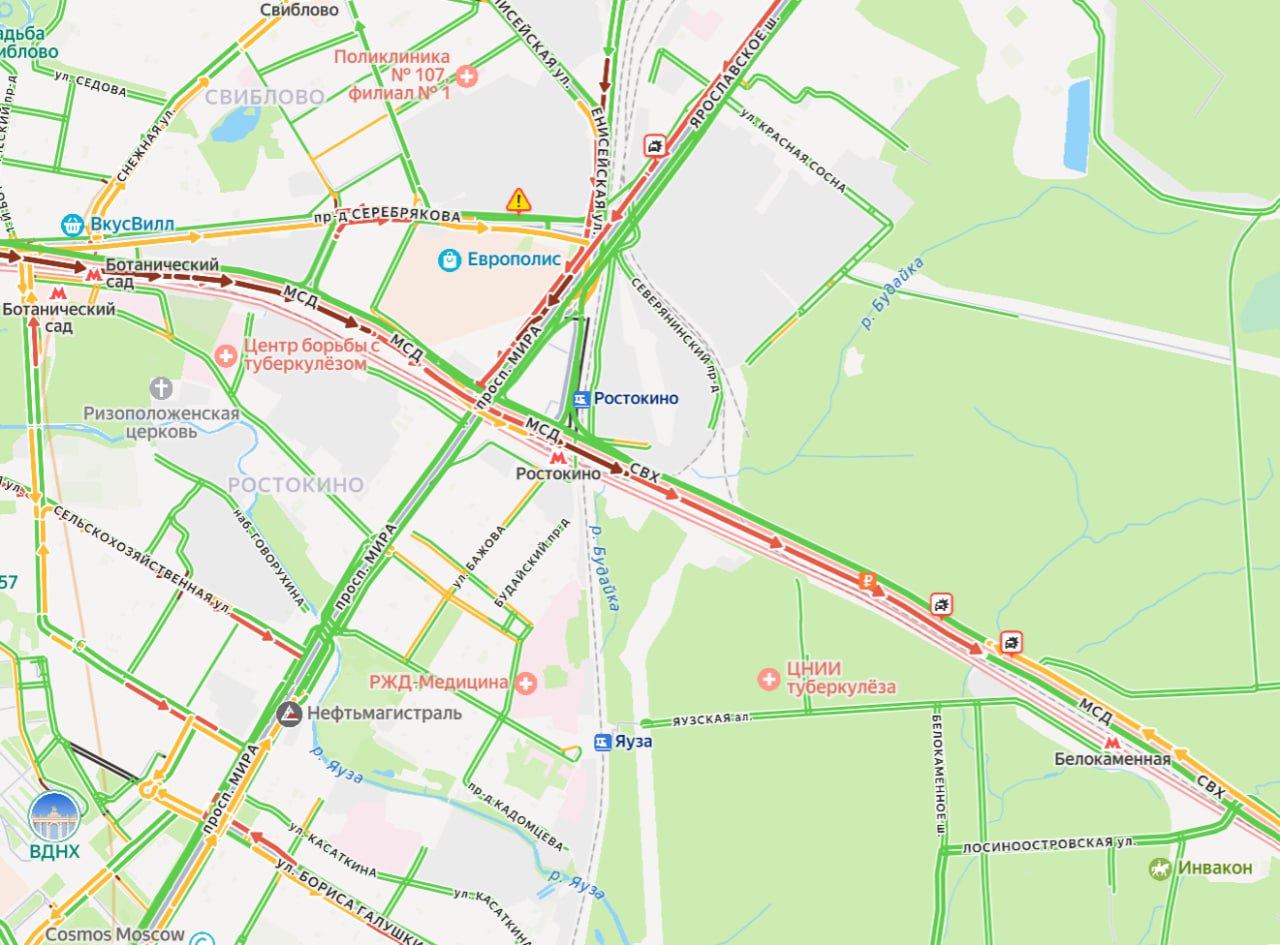 Беременная женщина серьезно пострадала в результате аварии на МСД в районе Лосиного острова где столкнулись два автомобиля Lada Largus и Vesta одна из машин перевернулась Пассажирку в положении экстренно госпитализировали с угрозой выкидыша Движение из за ДТП серьезно затруднено на внутренней стороне магистрали Подпишись на Агентство Москва Мы в МАХ