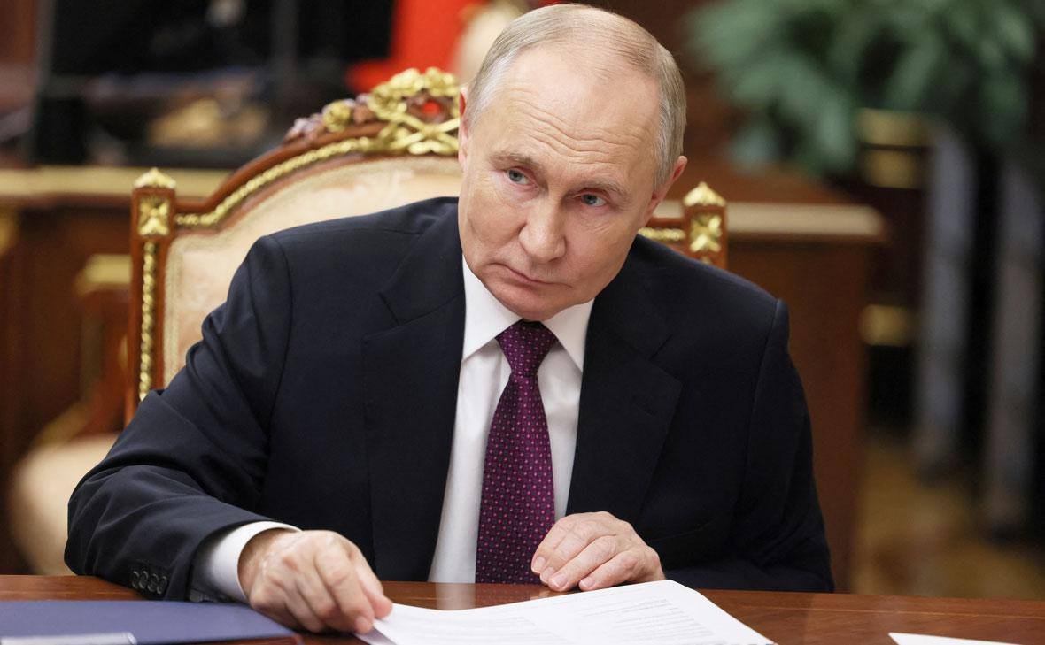 Путин внес в Госдуму договор с Таиландом о выдаче разыскиваемых лиц. Президент России внес на ратификацию в Госдуму договор с Таиландом о выдаче людей, которых одна из сторон разыскивает для суда или наказания за преступление, документ доступен в думской электронной базе