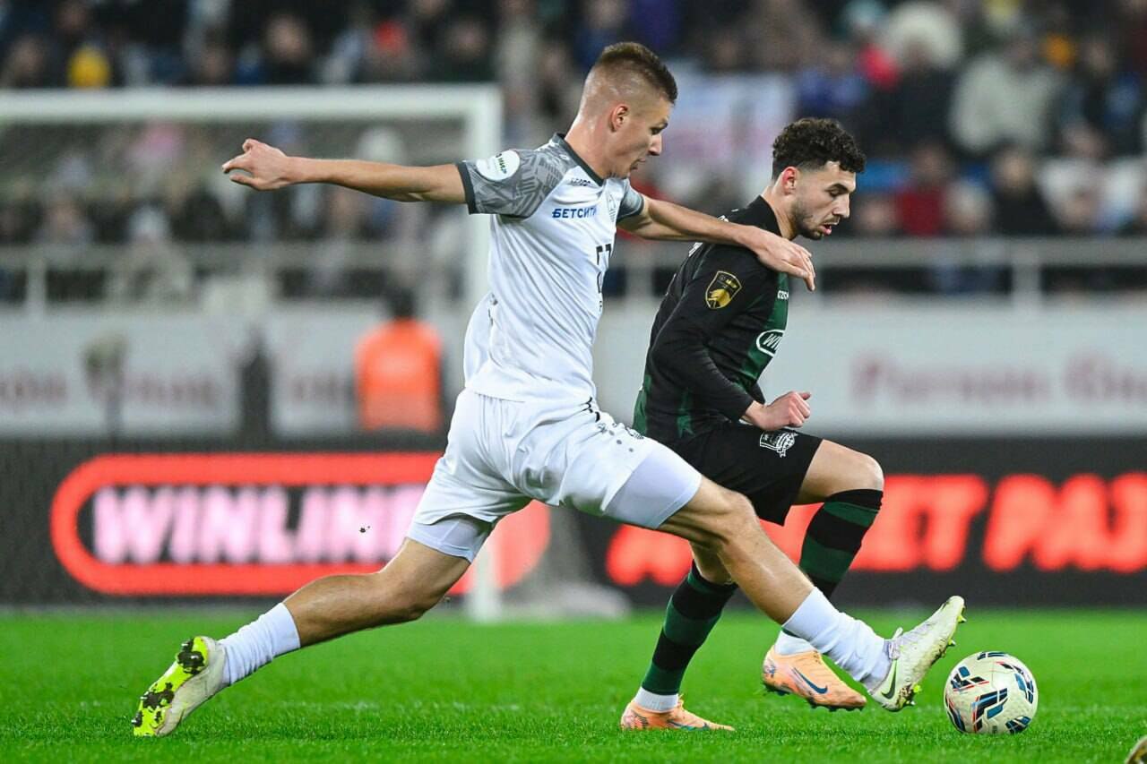 Краснодар сыграл вничью с Балтикой и остался лидером РПЛ В заключительном матче 15 го тура чемпионата России Краснодар сыграл вничью с новичком лиги калининградской Балтикой Игра завершилась со счётом 1 1 Обе команды отличились уже в самом начале встречи на третьей минуте Эдуард Сперцян вывел хозяев вперёд а спустя пару минут Брайан Хиль восстановил равновесие Читать полностью