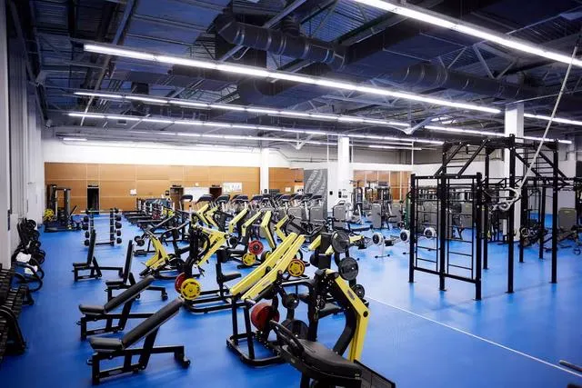 Фитнес клуб A Fitness в Тандеме объявил о закрытии 1 июня он прекратит работу Клуб утверждает что он закрывается по независящим от него причинам Услуги по заключенным договорам будут предоставлять в Alex Fitness в ГУМе а заявления о расторжении примут до 31 мая в отделе продаж A Fitness в Тандеме   inde io news fitnes klub a fitness v tandeme obyavil o zakrytii