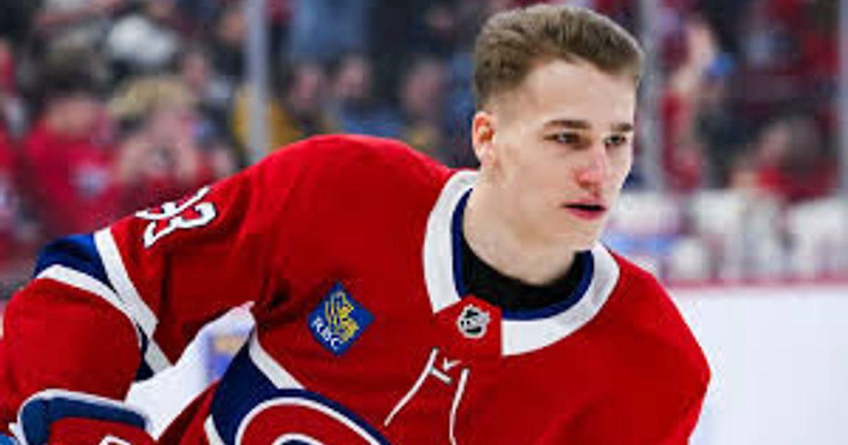 Стало известно что российский форвард Иван Демидов занял второе место в ТОПе новичков по версии НХЛ Игрок Монреаля которому в среду исполнится 20 лет в этом сезоне НХЛ уже набрал 22 6 16 очка Топ 6 лучших новичков выглядит так 1 Зеэв Буим Миннесота 2 Иван Демидов Монреаль 3 Эммит Финни Детройт 4 Райан Леонард Вашингтон 5 Мэттью Шефер Айлендерс 6 Беккет Сеннеке Анахайм