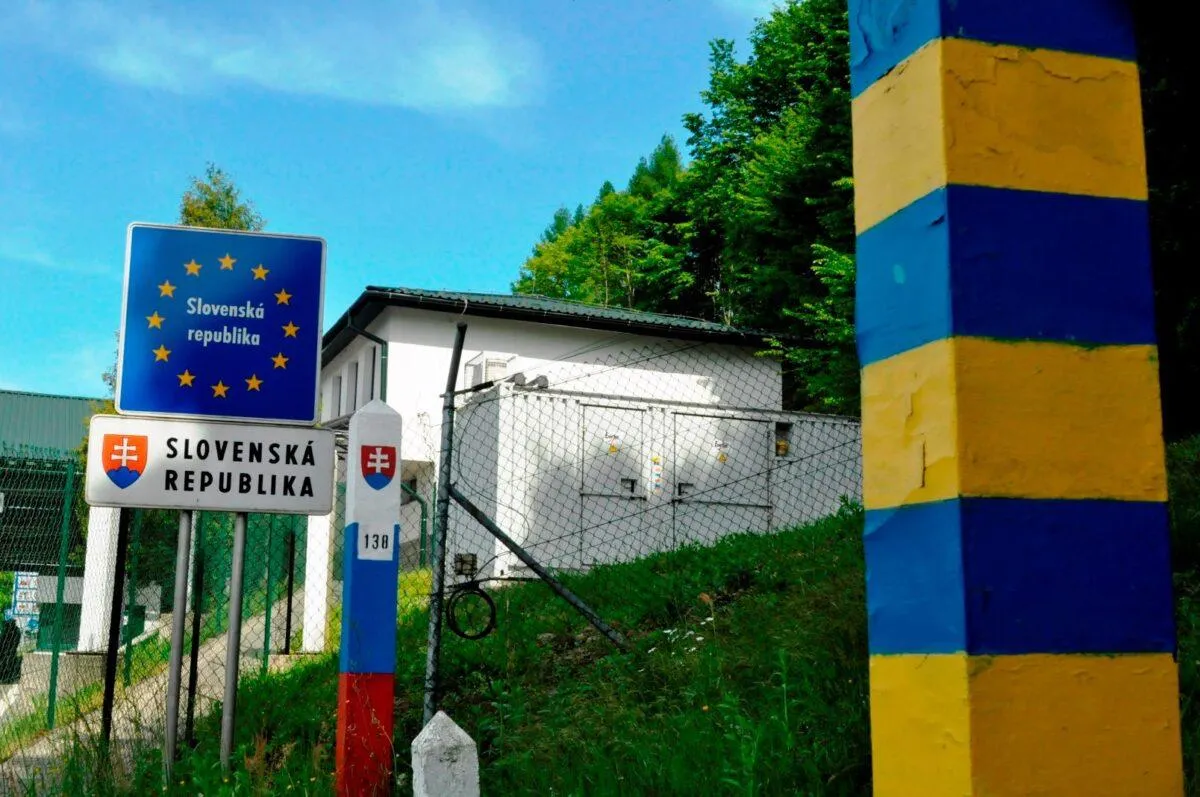 Словакия закрыла все пограничные переходы с Украиной по соображениям безопасности до дальнейшего уведомления Об этом сообщают местные СМИ Словакия Украина Подписаться на Pravda ru Подписаться на Pravda ru в Макс