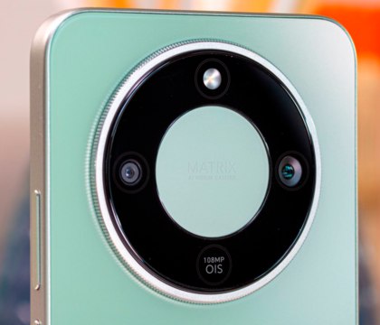 Представлен среднебюджетный смартфон HONOR Magic 8 Lite с батареей на 7500 мА ч HONOR продолжает расширять линейку смартфонов Magic 8 Компания представила Magic 8 Lite Это среднебюджетный аппарат который может похвастаться аккумулятором на 7500 мА ч с зарядкой 66 Вт Выглядит новинка в стиле HONOR X70 За вычисления отвечает процессор Qualcomm Snapdragon 6 Gen 4 в сочетании с 8 12 ГБ оперативной памяти