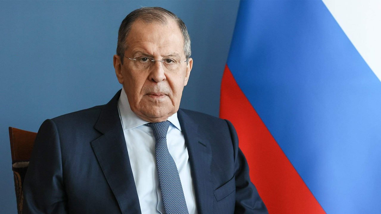 Глава МИД РФ Сергей Лавров посетит КНДР 11–13 июля, сообщила официальный представитель ведомства Мария Захарова. Лавров примет участие во втором раунде стратегических консультаций на уровне глав МИД. Первый раунд состоялся в ноябре прошлого года во время визита главы МИД КНДР Цой Сон Хи в Россию.