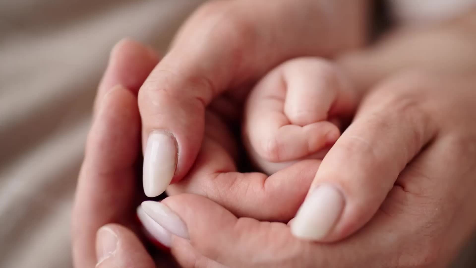 С 1 февраля 2026 года проиндексированы выплаты материнского капитала в Челябинской области и Адыгее