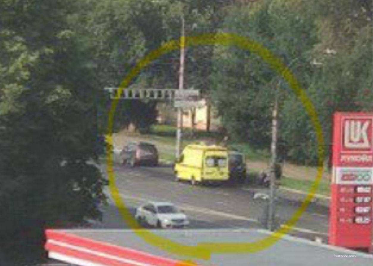Утром в Иванове сбили велосипедиста Трагедия произошла недалеко от остановки «Велижская» — на проезжей части сбили велосипедиста. На месте работают сотрудники экстренных служб, приехала скорая помощь. Причины ДТП и состояние пострадавшего уточняются. Подробности позже. #дтп — У кого-то утро не совсем доброе… Прислать новость Поддержи свой регион