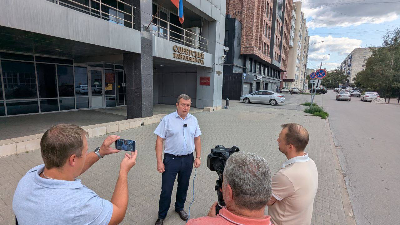 Штраф депутату Токареву в 25 тысяч рублей выписал Советский суд Липецка Руководитель фракции КПРФ, депутат Липецкого областного Совета депутатов Сергей Токарев оштрафован по решению суда на 25 тыс. руб. ↗ Прислать новость Подписаться