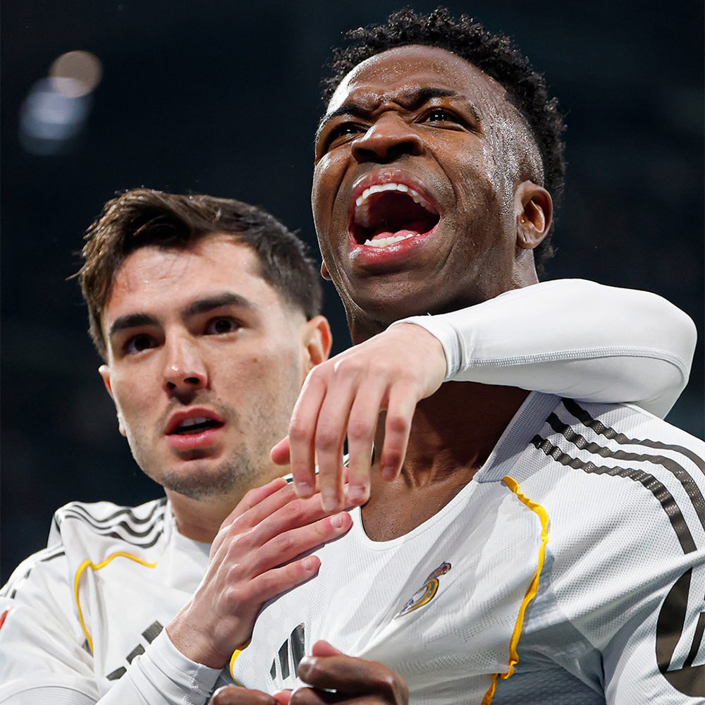 Мадридский Реал последним покинул Суперлигу Испанский клуб в среду опубликовал заявление что достиг соглашения с УЕФА и Ассоциацией европейских клубов которое касается участия клуба в Суперлиге Как сообщают испанские СМИ это соглашение де факто означает выход Реала из этого проекта Суперлига всё   Подписывайтесь на РИА Новости Спорт в MAX