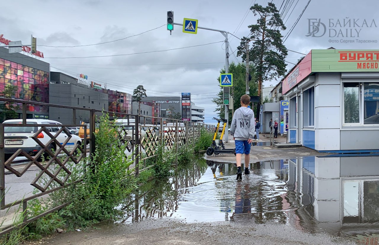В Бурятии очень сильно испортится погода  Синоптики обещают сильные дожди, переходящие в мокрый снег, ливни с грозами и даже град.   Столбик термометра опустится сразу на 15 и более градусов