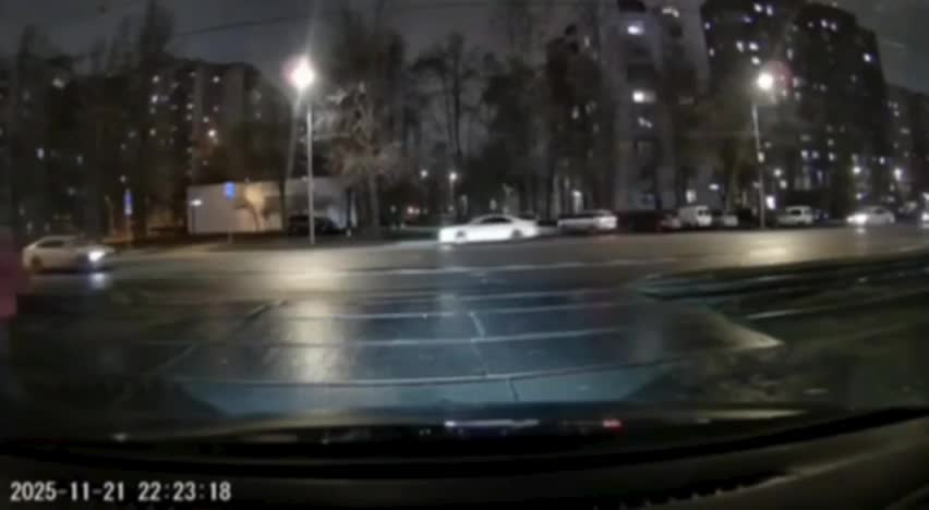 Трамвай сбил двоих пешеходов в Медведково