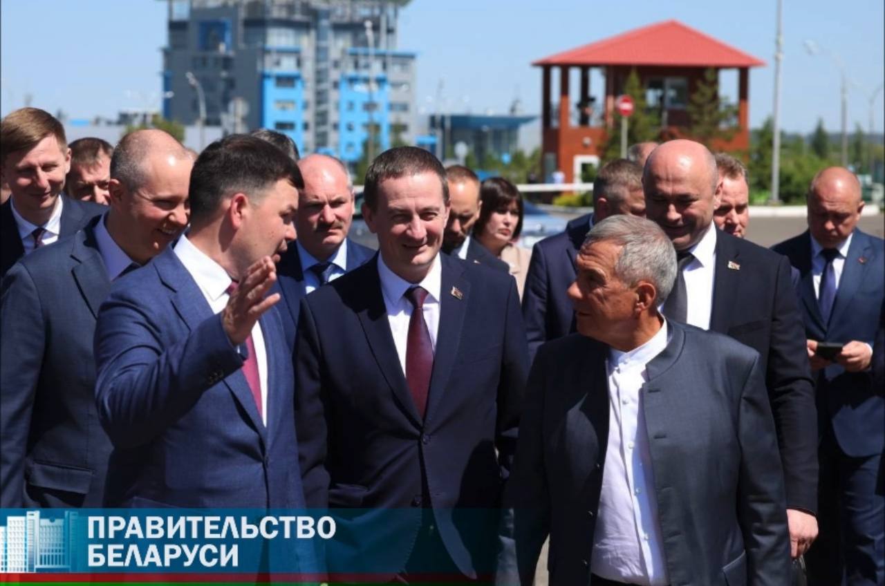 Александр Турчин и Рустам Минниханов посетили МТЗ-Татарстан – ключевое предприятие по выпуску тракторов и спецтехники С 2010 года здесь собрано уже 24 238 единиц техники