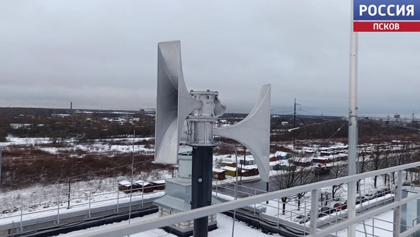 В среду 4 февраля в Псковской области пройдет плановая проверка готовности региональной и муниципальных автоматизированных систем централизованного оповещения населения  С 08 00 до 08 20 по всей территории области будут включены электросирены и сиренно речевые установки для передачи сигнала ВНИМАНИЕ ВСЕМ По завершении прозвучит речевое сообщение Техническая проверка  В 12 00 и в 12 10 проверят работу средств оповещения в местах массового пребывания людей в Пскове и Великих Луках Проверка проводится с целью оценки готовности системы к своевременному доведению до населения информации о чрезвычайных ситуациях и сигналов оповещения Просьба сохранять спокойствие подача звуковых сигналов плановая Следите за официальными сообщениями органов власти