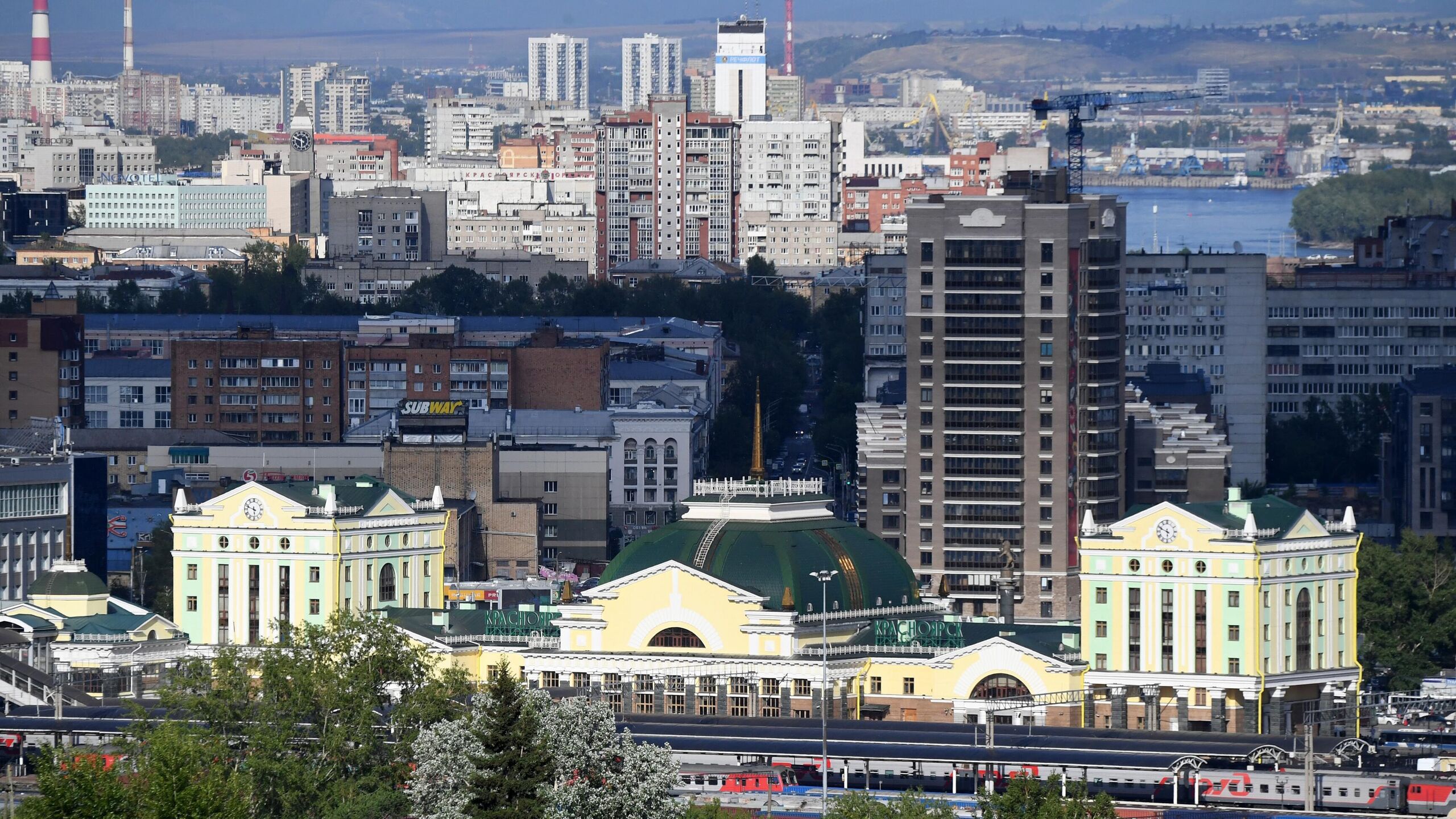 Движение легковых автомобилей и автобусов ограничено на участке трассы в Курагинском районе Красноярского края из-за выхода воды на проезжую часть, сообщает краевой главк МЧС в Telegram-канале.