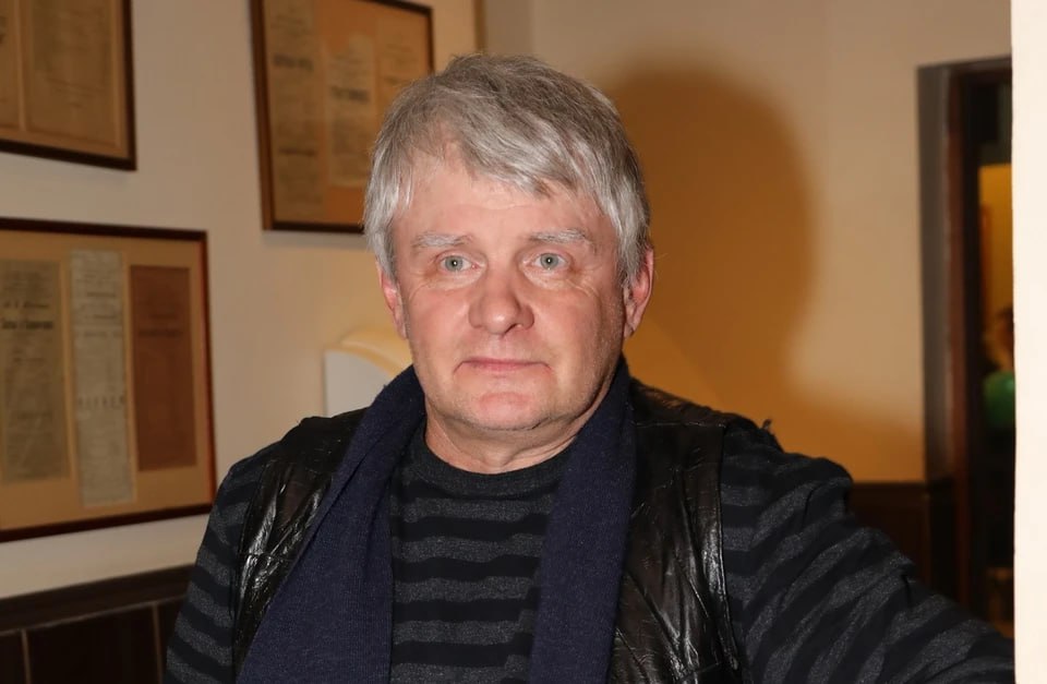 Умер актёр из «Глухаря» Василий Фунтиков Василий Фунтиков снялся примерно в 30 картинах, среди которых сериалы «Глухарь», «Бальзаковский возраст, или Все мужики сво...», «Герой нашего времени» и «МУР есть МУР». Всесоюзную знаменитость ему принесла главная роль в мини-сериале «Каникулы Кроша» 1980-го года. Актёру было 62 года.