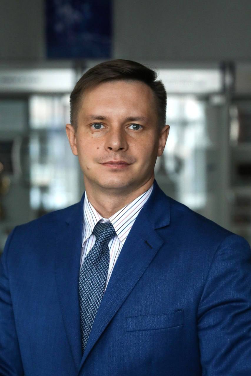 Больше не и о Назначен ректор нижегородского иняза Никита Авралев назначен на должность ректора Нижегородского государственного лингвистического университета им Н А Добролюбова НГЛУ Об этом сообщили в пресс службе вуза Он более десяти лет проработал в ННГУ им Лобачевского в том числе на руководящих должностях Деловой квартал НН