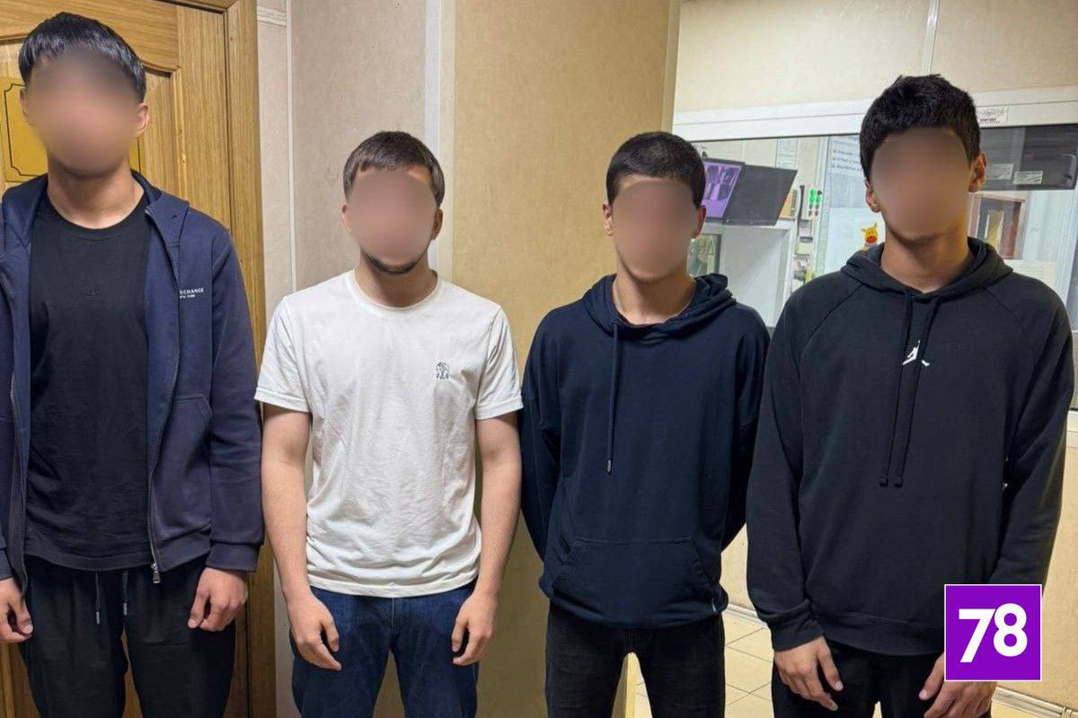 Брошенное с 8 этажа яйцо отправило 16 летнюю девочку в больницу После удара по голове она потеряла сознание и упала Пострадавшую от куриного снаряда на проспекте Ударников госпитализировали с сотрясением мозга вчера вечером Метателей уже вычислили сотрудники Росгвардии доставили в полицию четырёх молодых людей в возрасте от 15 до 20 лет Один из них был в гостях у другого и они решили покидать яйца GradSPb   Места СПб TodaySPb   Новости СПб