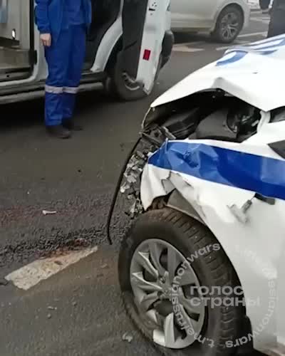 Авария с автомобилем ДПС и Porsche в Лианозово: пострадали два человека