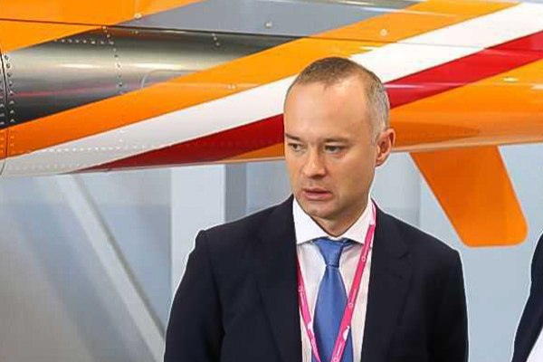 ОАК планирует нарастить выпуск самолетов на 25 30 в 2026 году Объединенная авиастроительная корпорация ОАК входит в Ростех планирует нарастить выпуск самолетов на 25 30 в 2026 году заявил глава ОАК Вадим Бадеха Об этом сообщает ТАСС В этом году мы относительно 2025 года вырастем еще процентов на 25 30 по всей линейке сказал Бадеха в кулуарах выставки NAIS aviaru net n292150