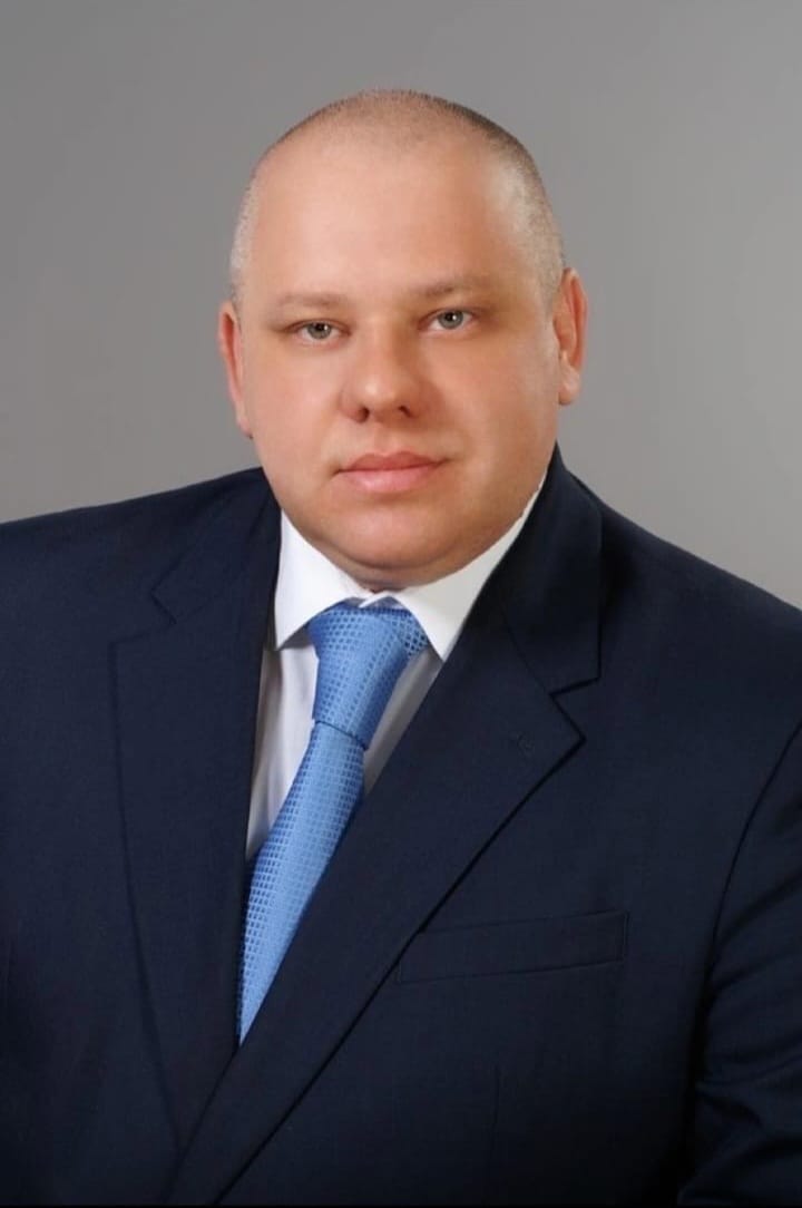 Руководитель Тамбовской области выразил недовольство работой главы Моршанска и признал поспешность кадрового решения Врио губернатора Тамбовской области Евгений Первышов на оперативном совещании подверг критике работу главы Моршанска Романа Поленкова. Глава региона отметил многочисленные недочеты и недоработки в деятельности местных властей, подчеркнув, что «с кадровыми решениями поторопились». По словам Первышова, практически в каждом вопросе, касающемся города, наблюдаются проблемы. «В вашей работе очень много недочетов и недоработок. Недавно вы стали главой, и мне казалось, что вы со свежим взглядом на ситуацию будете более детально вникать в те вопросы, которые перед вами ставят. В том числе и жители. Но, обращаю ваше внимание, что помимо мусора нет такого вопроса, где бы у вас не было проблем. Честно скажу, я не доволен вашей работой», — сказал Первышов, обращаясь к главе Моршанска Поленкову. В связи с этим глава региона сообщил о намерении пригласить Поленкова для отчета о проделанной работе и оценки его деятельности в качестве руководителя муниципалитета.