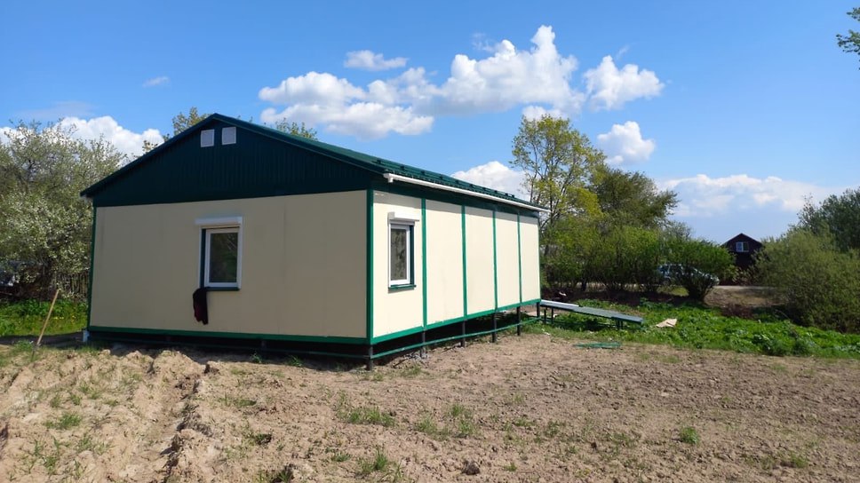 Ярославское УФАС внесло предпринимателя Кулиша С.В. в реестр недобросовестных подрядчиков. Он не выполнил контракт на поставку и сборку 9 фельдшерско-акушерских пунктов и одной амбулатории в Ярославской области. Из десяти объектов завершен только один. Заказчик — региональный минздрав — обратился в антимонопольный орган.  Фото: Пресс-служба правительства Ярославской области  Еще больше новостей — в Telegram-канале «Ъ-Ярославль»
