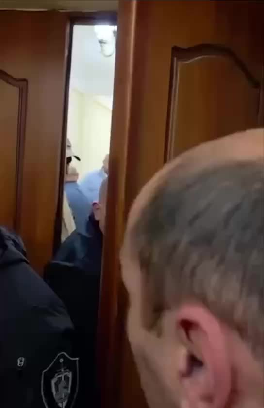 В Гюмри мэр Вардан Гукасян призывает жителей защитить город от силовиков