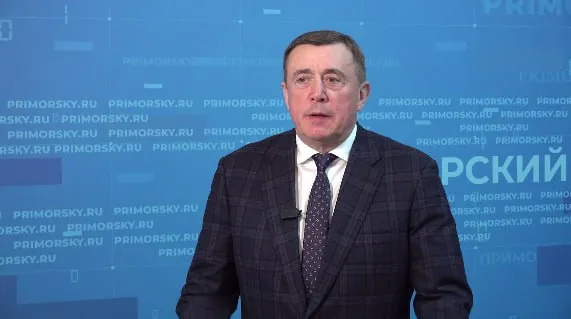 Валерий Лимаренко Готовимся к паводкам убираем снег и следим за подвалами На заседании Совета Дальневосточного федерального округа 16 которое прошло сегодня 9 апреля полномочный представитель президента РФ Юрий Трутнев обозначил ключевые вызовы для регионов В центре повестки подготовка к паводковому и пожароопасному сезонам На пресс подходе Валерий Лимаренко рассказал о мерах противодействия стихии и экономической ситуации в островном регионе Сейчас паводки мы занимаемся расчисткой русел рек чтобы не затапливало дома Следим за подвалами убираем снег чтобы талые воды не проникали внутрь пояснил глава региона  Подробнее на сайте   SakhalinMedia в       подпишись 18