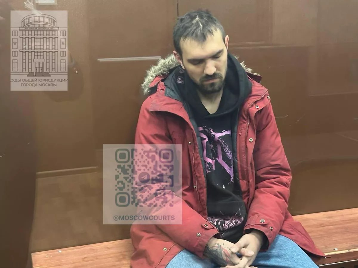 Комика Останина будут судить по делу о разжигании ненависти и оскорблении чувств верующих Во время стендап выступлений Артемий Останин допускал выражения направленные против верующих и людей с инвалидностью а также негативно высказывался об участниках СВО сообщили в столичной прокуратуре Записи с его номерами позже разошлись по Сети Останина задержали в марте при попытке покинуть Россию Следствие настаивало на аресте защита просила о более мягкой мере Сам комик вину не признает хотя ранее публично извинялся утверждая что не хотел никого оскорбить Теперь материалы уголовного дела будет рассматривать суд Внесен в перечень экстремистов и террористов в РФ   Подпишитесь на Абзац TG VK Дзен MAX Rutube