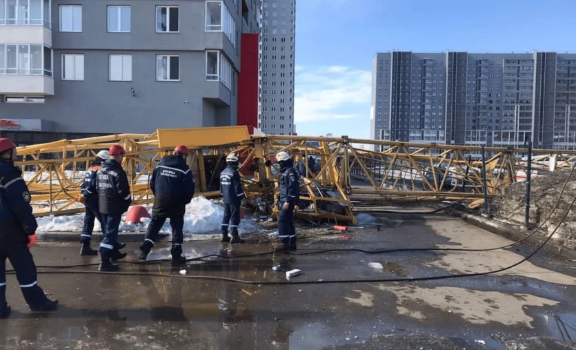 Суд вынес приговор по делу о гибели крановщика в Челябинске  Центральный районный суд Челябинска признал виновными руководителей строительной компании «ГрандКран» в нарушении правил безопасности, приведшем к гибели работника.  Управляющий и инженер по надзору осуждены по статье 216 УК РФ – нарушение правил безопасности при строительных работах, повлекшее смерть человека.  ПОДРОБНЕЕ  URALPRESS.RU