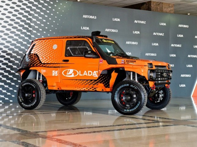 Состоялась премьера гоночного внедорожника LADA Niva Sport Turbo Раллийная команда LADA Sport «Авто Финанс» завершила подготовку нового гоночного автомобиля LADA NIVA Sport Turbo по классу «Рейд Спорт». Модель примет участие в международном ралли-марафоне «Шелковый путь». Об этом говорится на официальном сайте АВТОВАЗа. Подробнее на сайте autostat.ru