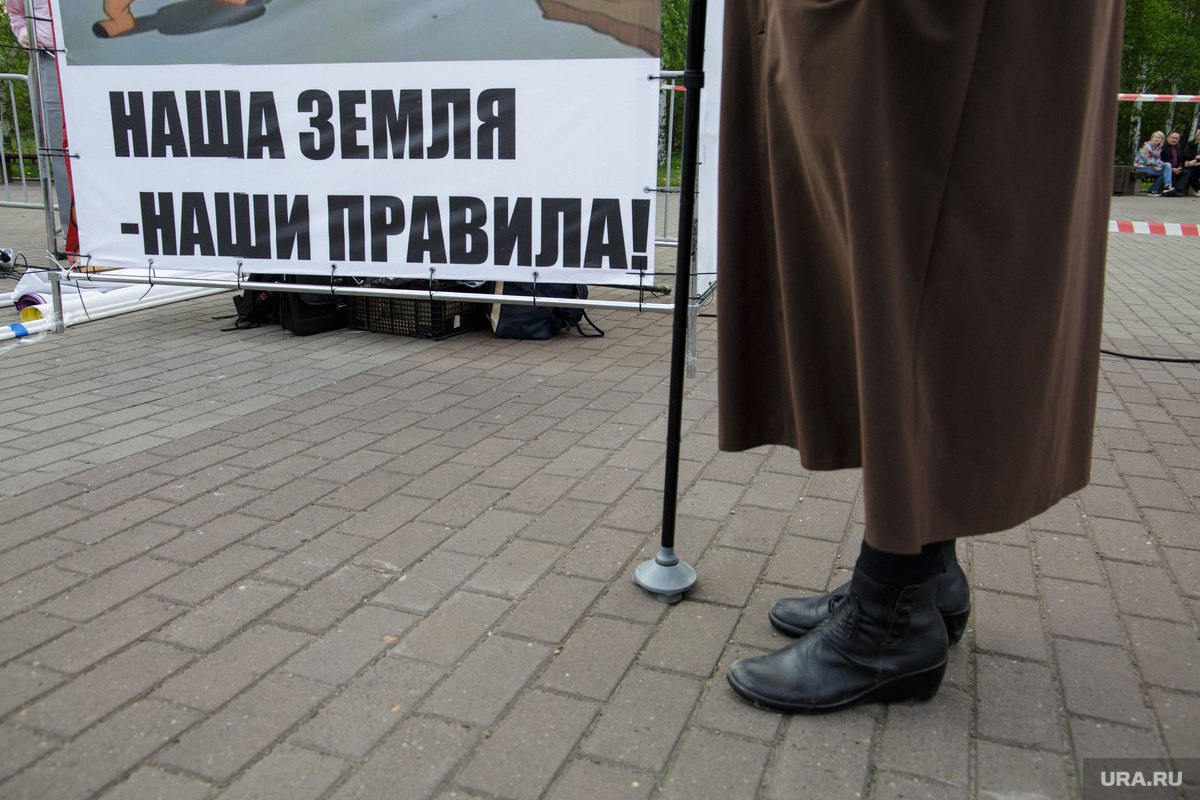 Пермяков вновь призывают выйти на митинг против застройки стадиона "Трудовые резервы"  Горожане считают, что власть их не услышала, а переговоры о будущей судьбе стадиона "зашли в тупик".  Митинг запланирован на 2 марта. Он пройдет напротив бывшего кинотеатра "Искра" на пешеходной аллее.