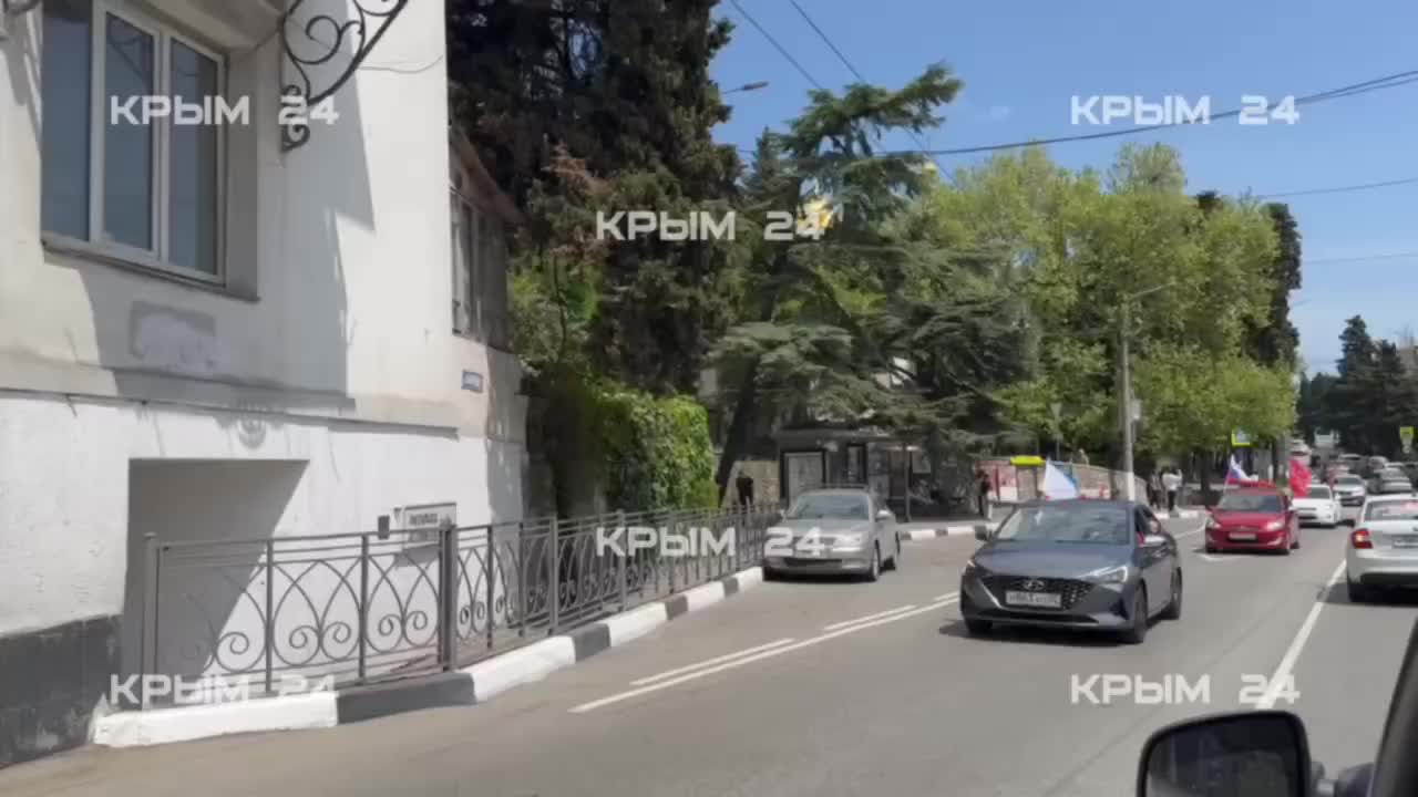 Автопробег в Луганске в честь Дня Победы