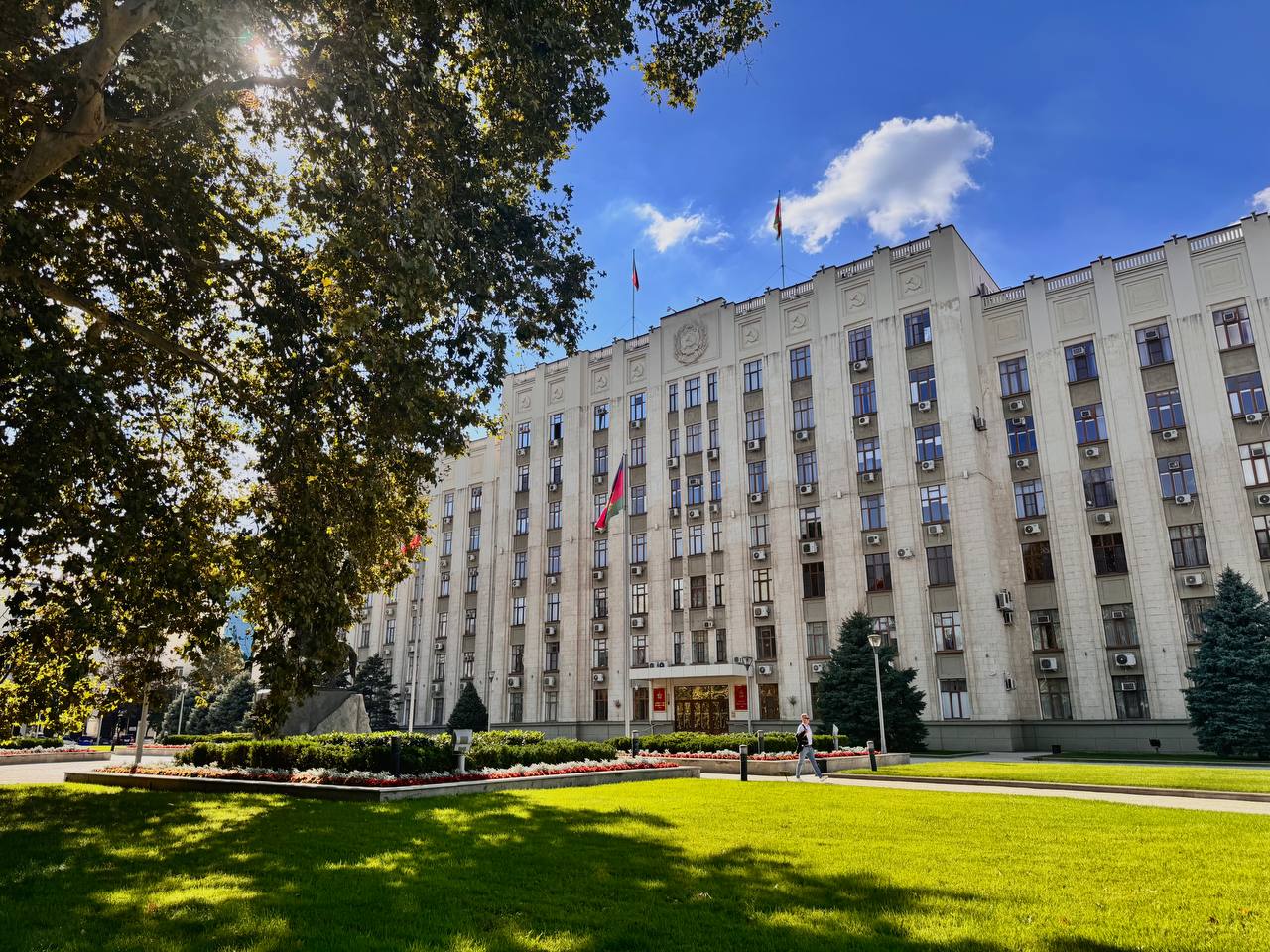 Кондратьев назначил руководителей 9 департаментов и министерств Свои кресла сохранили 7 из 9 глав Новые лица Алексей Соловьев временно исполняющий обязанности начальника управления государственной охраны объектов культурного наследия Сергей Джаватханов руководитель департамента по обеспечению деятельности мировых судей