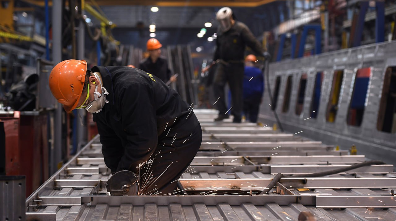 В Молдове одна из самых низких производительностей труда в Европе Модель дешевой рабочей силы больше не работает а переход к модели высокой эффективности идёт очень медленно По данным исследования IDIS Viitorul производительность труда в Молдове 9 USD час это в в 2 раза ниже чем в Албании и Сербии в 3 раза ниже чем в Болгарии и Черногории в 4 раза ниже чем в Румынии в 5 раз ниже чем в Словении и Хорватии Подпишись на primulinmd
