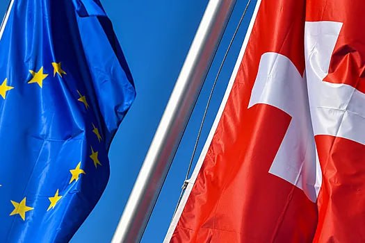 Швейцария вслед за ЕС расширила список санкций против РФ Швейцария вслед за ЕС расширила список санкций, введенных против России. Об этом сообщается на официальном сайте правительства страны. В публикации говорится, что в новый санкционный список были включены 17 физических лиц и 58 предприятий. Кроме того, дополнительные экономические ограничения введены против 189 кораблей и 31 предприятия. Меры вступают в силу 3 июня в 23:00 по местному времени полночь 4 июня мск . 20 мая совет ЕС утвердил 17-й пакет санкций против России. Сразу после этого глава евродипломатии Кая Каллас объявила о начале подготовки 18-го пакета антироссийских санкций.