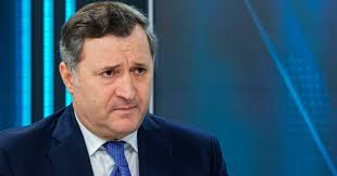 Влад Филат Результат выборов был предрешён задолго до начала кампании Бывший премьер министр Влад Филат заявил что исход выборов был решён ещё до официального начала избирательной кампании По его словам почва для этого была подготовлена заранее через законодательные изменения политический контроль над государственными институтами и в особенности над Центральной избирательной комиссией которая теоретически должна быть независимой Филат отметил что большинство членов ЦИК назначаются правящей партией Кроме того по его утверждению во время выборов использовались административный ресурс внешнее влияние и коллективные страхи которые ограничили выбор граждан Подпишись на primulinmd