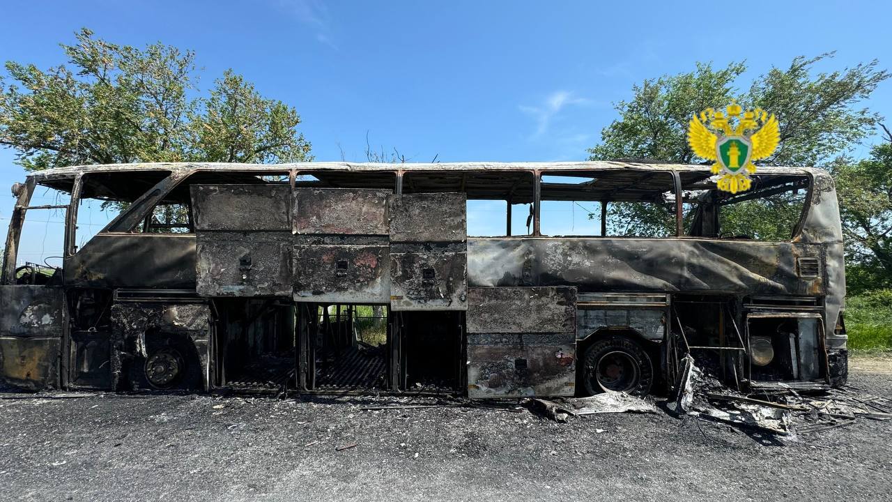 В Дагестане загорелся пассажирский микроавтобус На трассе в Карабудахкентском районе вспыхнул пассажирский микроавтобус. Прокуратура начала проверку, чтобы выяснить причины возгорания и проверить, соблюдались ли правила перевозок.