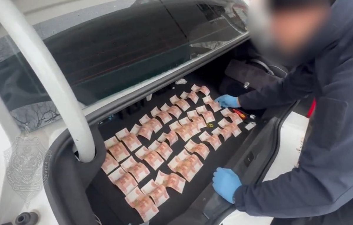 Эксперта Калугадорзаказчика арестовали по делу о взятке свыше 1 млн рублей   kaluganews ru fn 1775916 html В Калужской области возбуждено уголовное дело о коррупционном преступлении в отношении должностного лица государственного учреждения региона Фигурантом стал главный эксперт группы искусственных сооружений и транспортной безопасности ГКУ КО Калугадорзаказчик   Прислать новость Подписаться