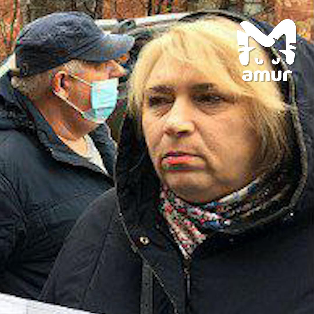 Чиновницу, отвечающую за переселение хабаровчан из бараков, подозревают в афере на миллионы.  Светлана Верещагина — экс-начальница управления жилфонда в администрации города. С 2020-го по 2022-й она сливала инфу двум риелторам о планируемых аукционах. Женщины находили подходящее жильё, после Верещагина организовывала закупку квадратов по завышенной цене. Так было приобретено 30 квартир, ущерб бюджету — больше шести лямов.  Сейчас имущество мошенниц арестовано, самих их ждёт суд.