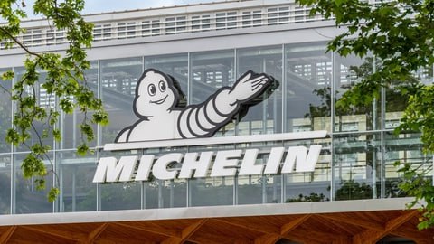 Michelin - минус два завода во Франции  Заводы в расположенных на западе республики коммунах Шоле  Бретань  и Ванн  регион Пеи-де-ла-Луар , на которых в общей сложности работают 1 254 человека, будут закрыты не позднее начала 2026 года.  В качестве причин руководство компании называет ухудшение конкурентоспособности на фоне присутствия на рынке недорогих шин из Азии, растущую инфляцию и высокую стоимость электроэнергии во Франции.  Отмечается, что  "электричество - это вторая по величине статья расходов после заработной платы сотрудникам"      YouTube