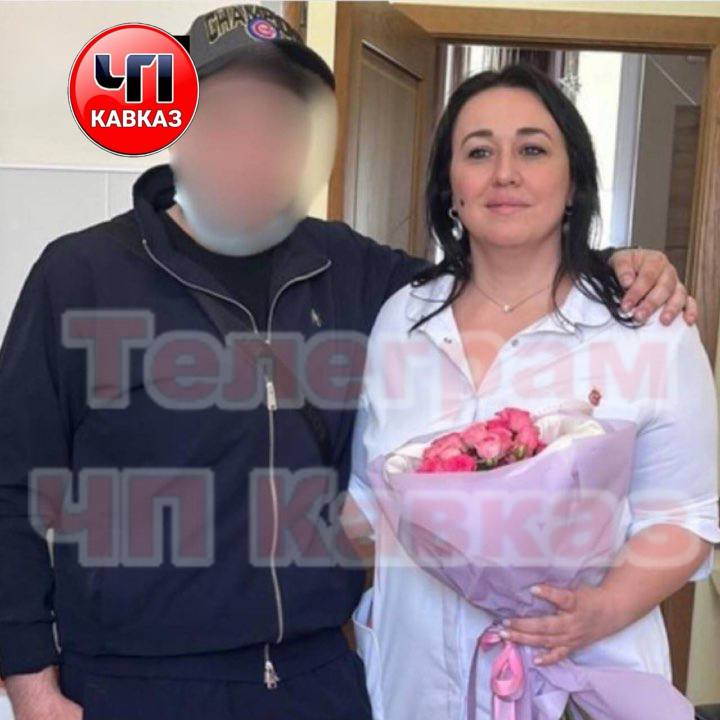 Жителю Махачкалы пришлось пересадить сердце из-за пристрастия к энергетикам 20-летний парень регулярно пил энергетические напитки в течение двух лет. Периодически у него дрожали руки и ускорялось сердцебиение, но он не обращал на это внимания. Позже у юноши появились сильная одышка и слабость, он стал худеть. С этим симптомами молодой человек попал в Республиканскую больницу скорой медпомощи. Врачи поставили диагноз — сердечная недостаточность. Больше месяца пациент провел в отделении реанимации и интенсивной терапии, прежде чем медики смогли стабилизировать его состояние. Заведующая отделением обсуждала тактику лечения с центром Алмазова в Санкт-Петербурге, где ему позже пересадили сердце. «Впереди у пациента курс реабилитации, после которой молодой человек сможет вернуться к активному образу жизни», — сообщили в дагестанской РКБСМП.