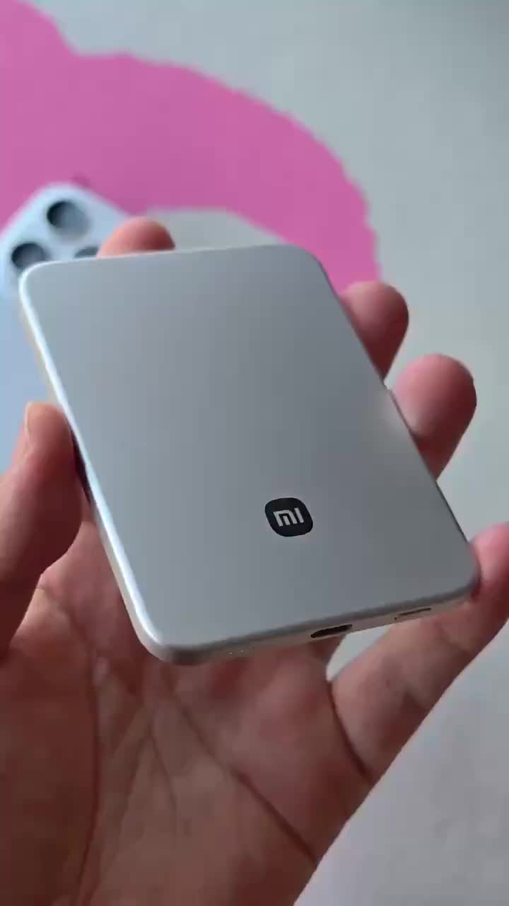 Xiaomi представила ультратонкий магнитный пауэрбанк на 5000 мАч