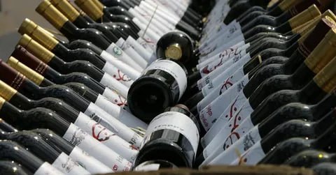 Россия в январе-апреле 2025г экспортировала 1,4 тыс т виноградного вина на $1,9 млн - рост в 2 раза г/г как в натуральном так и в стоимостном выражении — Агроэкспорт Более половины объема приходится на поставки в Китай Читать далее #ABRD