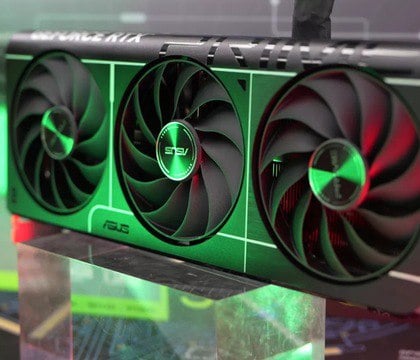 RTX 5070 Ti отстает от RTX 4070 Ti в рейтинге PassMark — в тесте GPU Compute разница составляет 16 %  Несмотря на более высокую фактическую производительность новинка уступает своей предшественнице в некоторых испытаниях. Накануне флагманская модель GeForce RTX 5090 спустилась на второе место в рейтинге PassMark. Неожиданно, после увеличения количества протестированных экземпляров средний результат адаптера упал на 3,72 %.  Читать далее