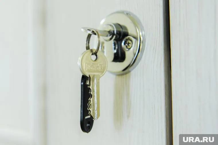 За маткапитал можно купить не более 5 м² жилья в ЯНАО В 2025 году размер материнского капитала на первого ребенка в ЯНАО составляет 690,3 тысячи рублей. Это на 9,5% больше, чем годом ранее. «В Салехарде на маткапитал можно купить 3,7 м² жилья на вторичном рынке. Год назад этот показатель составлял 3,3 м². В Новом Уренгое на маткапитал доступно 4,1 м² жилья на «вторичке» 3,8 м² в 2024 году , в Ноябрьске — 4,4 м² 4,5 м² в 2024 году », — рассказали URA.RU эксперты «Циан.Аналитики». Подписаться Прислать новость Дать «буст»