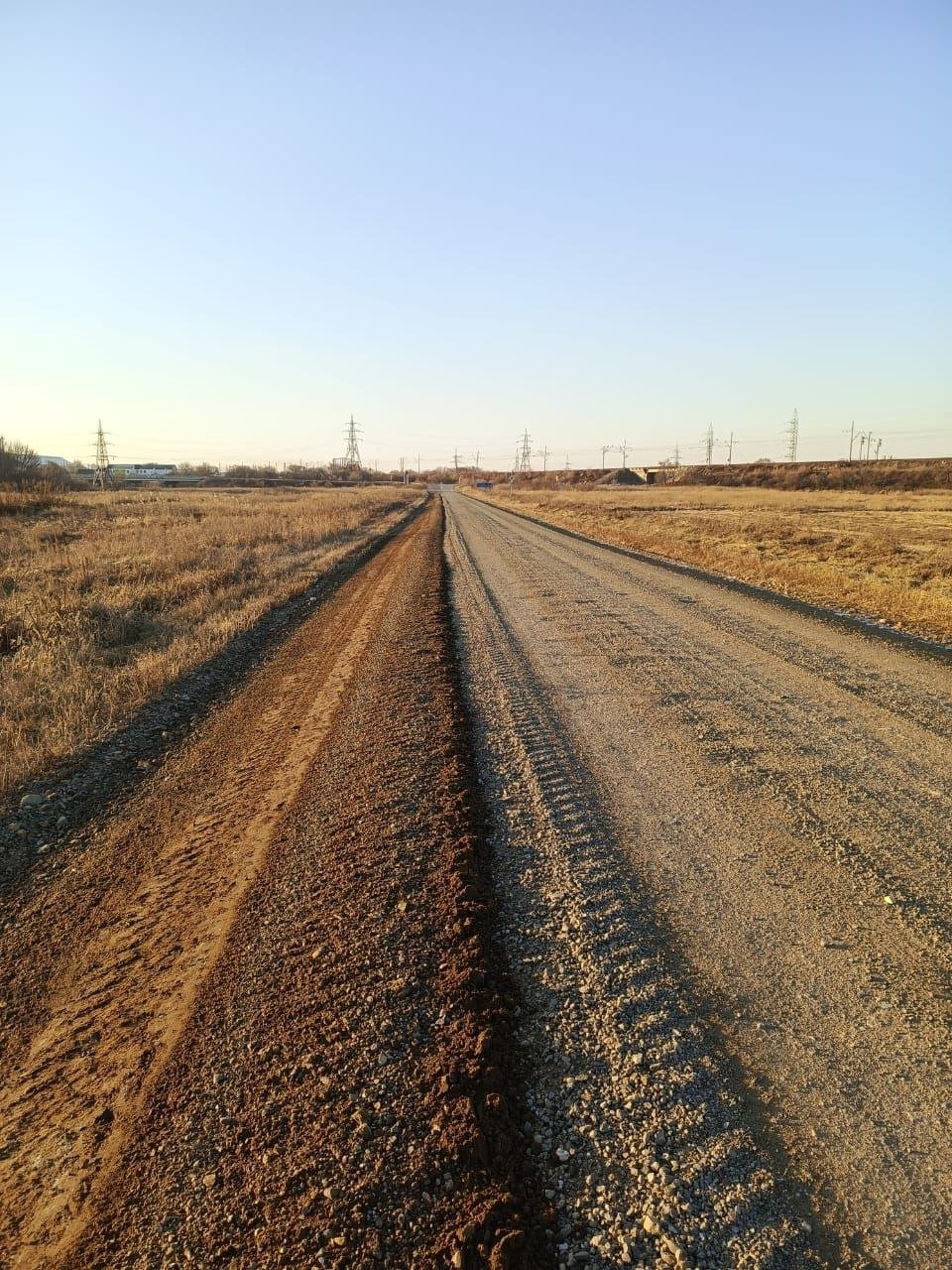 Грейдирование дорги провели в районе села Некруглово Михайловского округа    Вчера специалисты провели профилирование с 0 по 4 километры направления Хабаровск – Владивосток – Некруглово.  Также рабочие занимались ликвидацией пучин со 2 по 4 километры автодороги Уссурийск – Раковка – Осиновка и установкой дорожных знаков на трассах Михайловка – Дальнее и Михайловка – Турий Рог – Новошахтинский.  АО «Примавтодор»