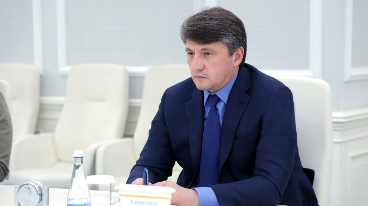 Хоким Ташкента Шавкат Умурзаков получил сенаторский запрос из за задержки строительства прогулочной зоны здание и сооружение бывшего СИЗО 1 по адресу Юнусабадский район улица Наманганская дом 1 передали на баланс администрации города и определили задачу создать на этом месте современную аллею со всей необходимой инфраструктурой однако задачи не выполнили в полной мере
