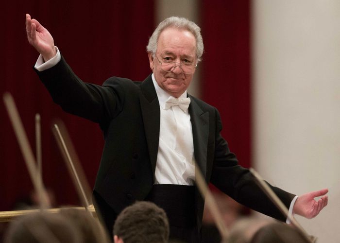 Мемориальную доску памяти Юрия Темирканова установят на здании Большого зала Петербургской филармонии В ближайшее время начнётся приём заявок на разработку проекта